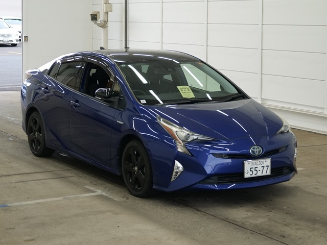 TOYOTA PRIUS — фото