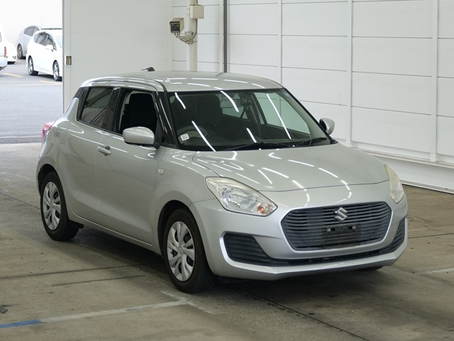 SUZUKI SWIFT — фото