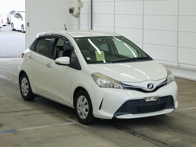 TOYOTA VITZ — фото
