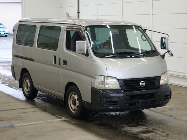 NISSAN CARAVAN — фото