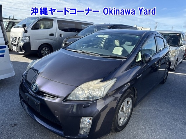 TOYOTA PRIUS — фото