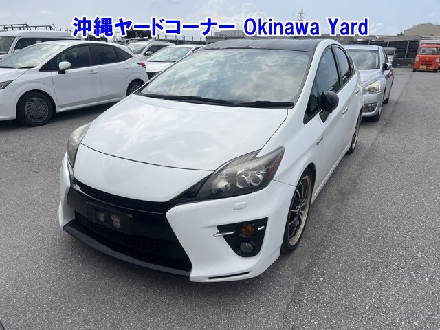 TOYOTA PRIUS — фото