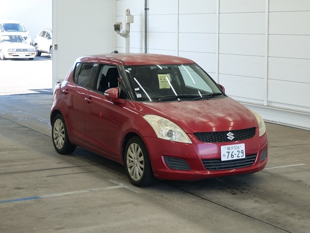 SUZUKI SWIFT — фото