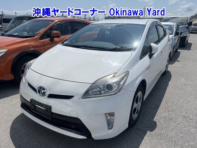 TOYOTA PRIUS — фото