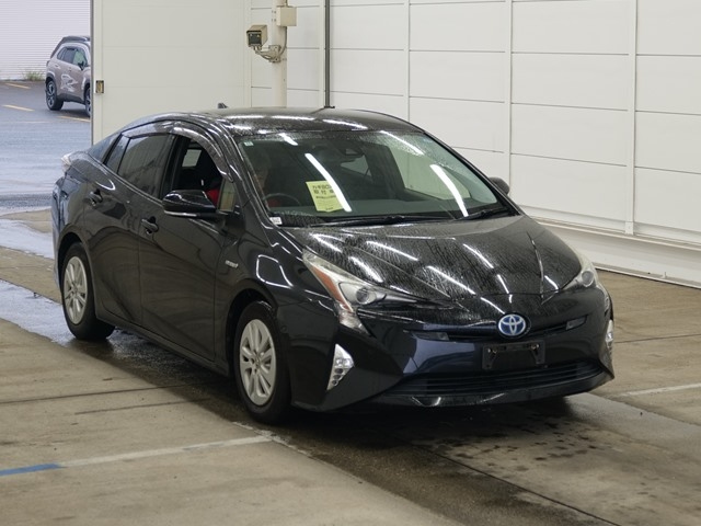 TOYOTA PRIUS — фото