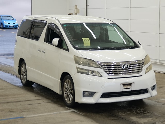 TOYOTA VELLFIRE — фото