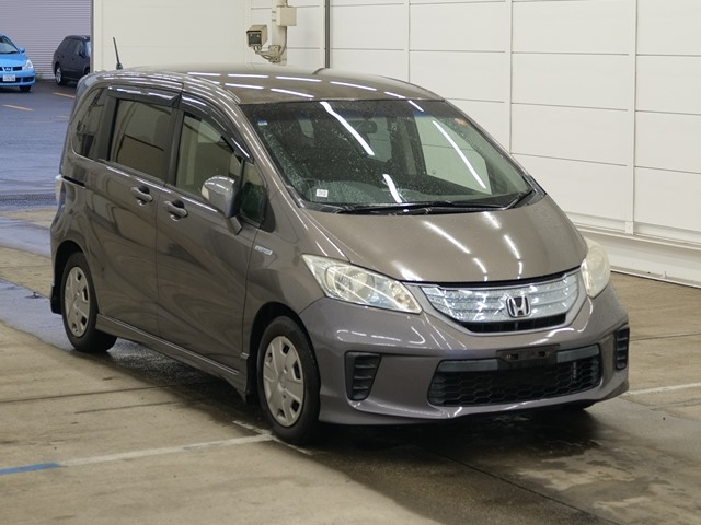 HONDA FREED — фото