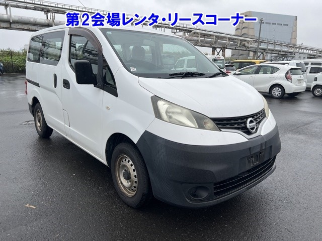 NISSAN NV200