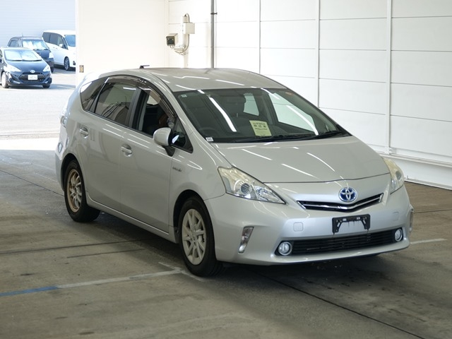 TOYOTA PRIUS — фото