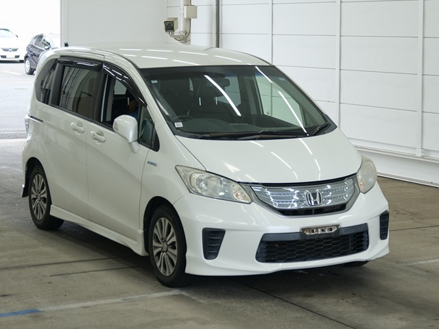 HONDA FREED — фото