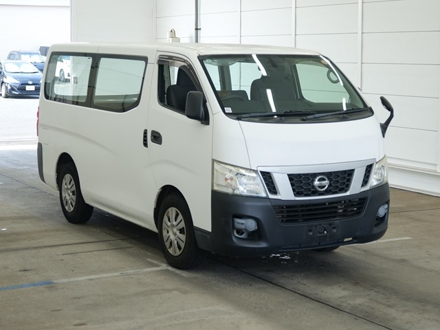 NISSAN CARAVAN — фото