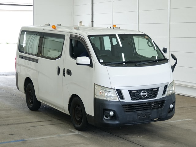 NISSAN CARAVAN — фото