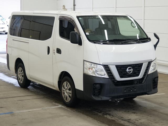 NISSAN CARAVAN — фото