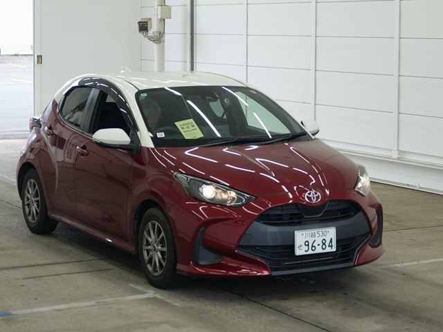 TOYOTA YARIS — фото
