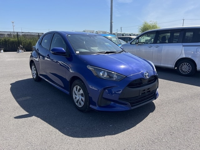 TOYOTA YARIS — фото