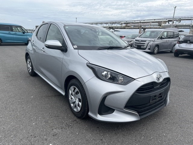TOYOTA YARIS — фото