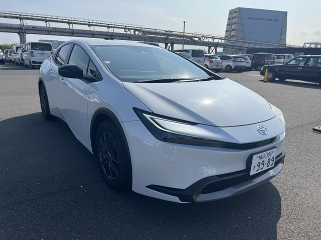 TOYOTA PRIUS — фото