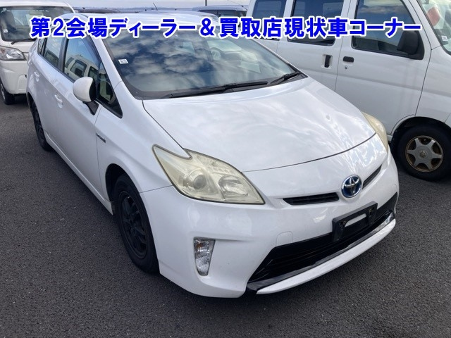 TOYOTA PRIUS — фото