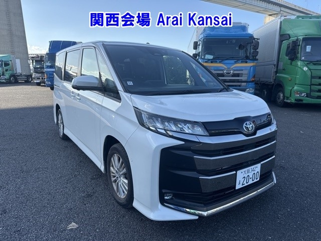 TOYOTA NOAH — фото