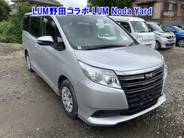 TOYOTA NOAH — фото