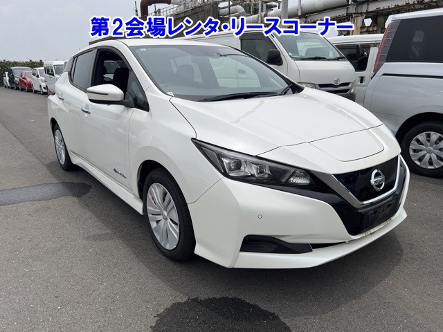 NISSAN LEAF — фото