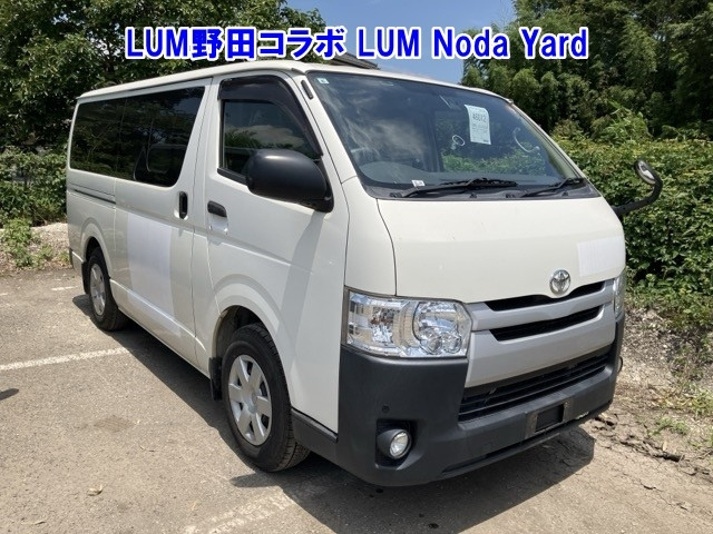 TOYOTA HIACE — фото
