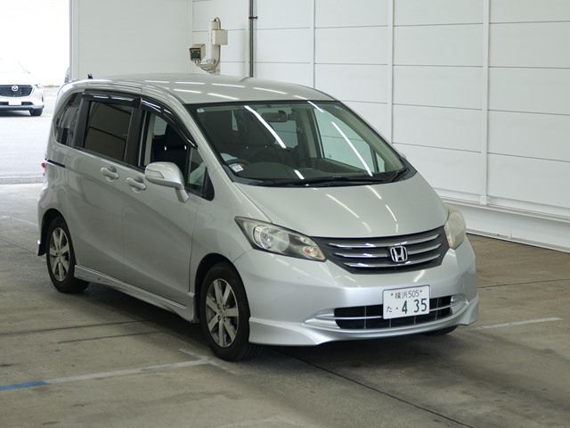 HONDA FREED — фото