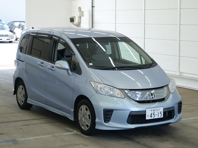 HONDA FREED — фото