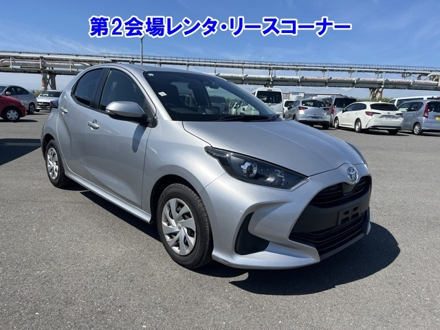 TOYOTA YARIS — фото