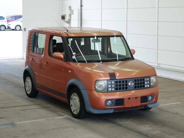 NISSAN CUBE — фото