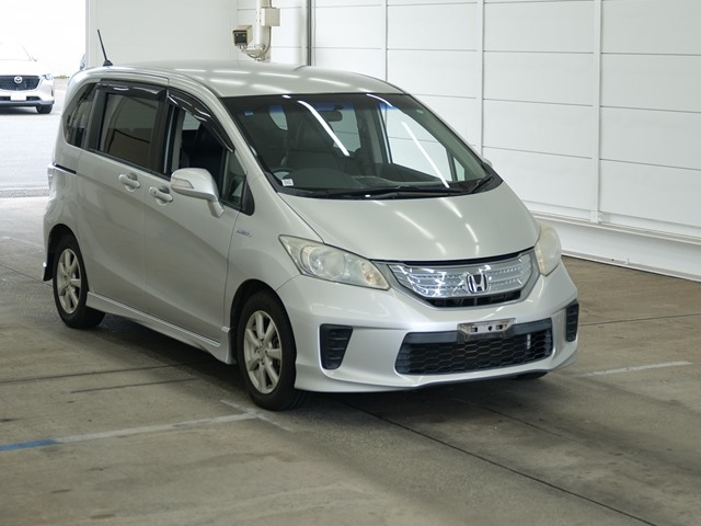 HONDA FREED — фото