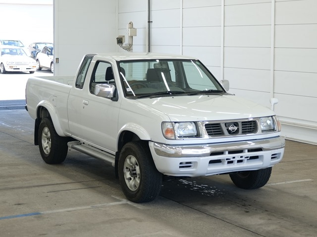 NISSAN DATSUN — фото