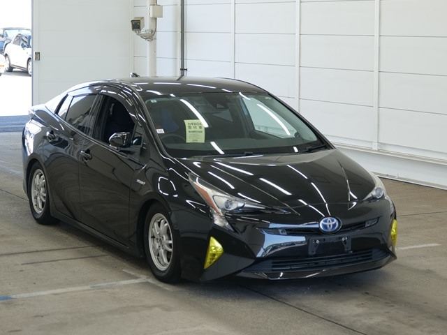TOYOTA PRIUS — фото