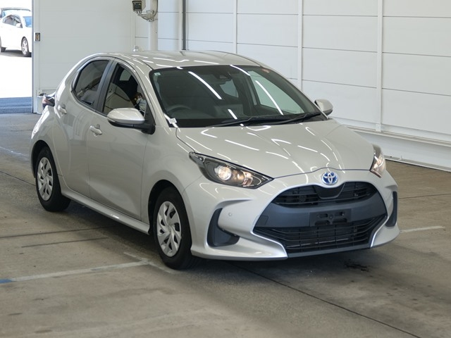 TOYOTA YARIS — фото