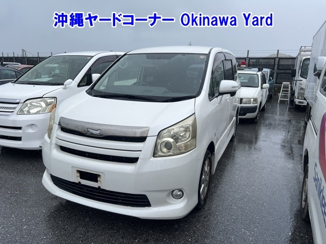 TOYOTA NOAH — фото