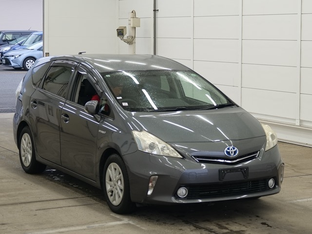 TOYOTA PRIUS — фото