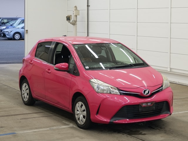 TOYOTA VITZ — фото