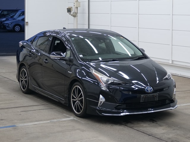 TOYOTA PRIUS — фото