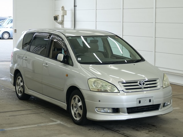 TOYOTA IPSUM — фото