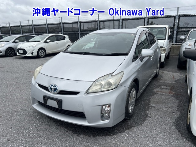 TOYOTA PRIUS — фото