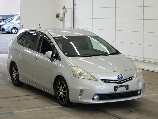 TOYOTA PRIUS — фото