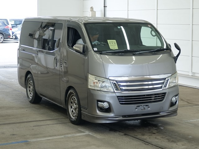 NISSAN CARAVAN — фото