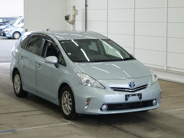 TOYOTA PRIUS — фото