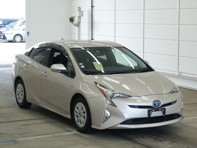 TOYOTA PRIUS — фото