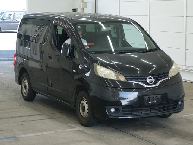 NISSAN NV200 — фото