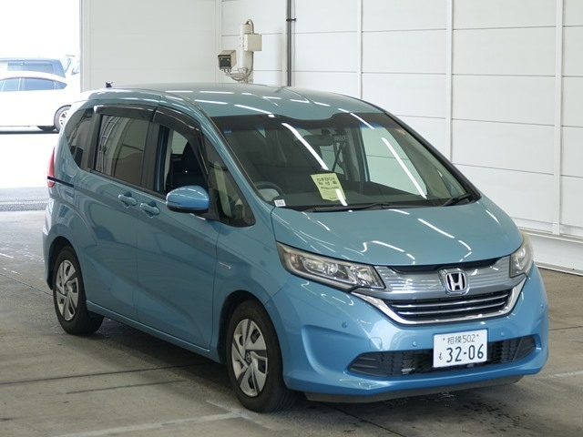 HONDA FREED — фото