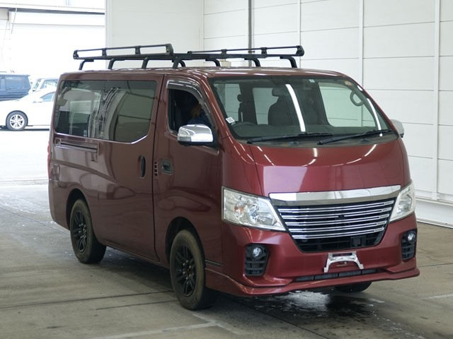 NISSAN CARAVAN — фото