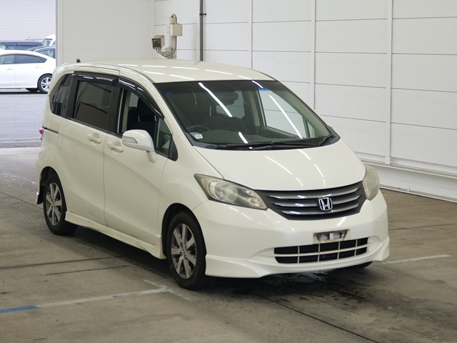 HONDA FREED — фото