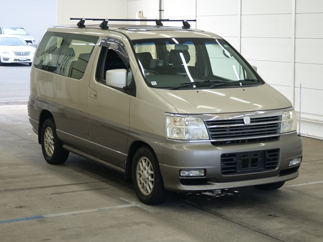 NISSAN ELGRAND — фото