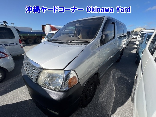 TOYOTA HIACE — фото